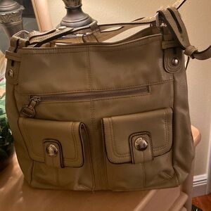 Like new! Tyler Roden casual tote with several zip compartments. Double straps!